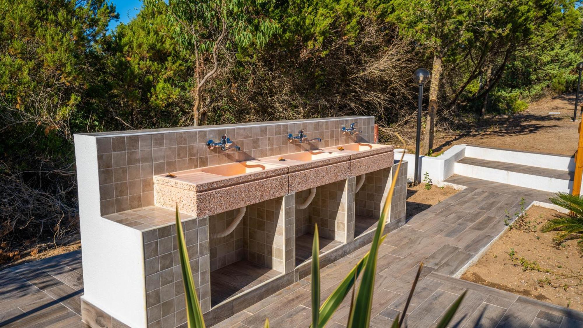 Happy Camp Mobile Homes In Camping Village Baia Paradiso Badesi Exterior foto
